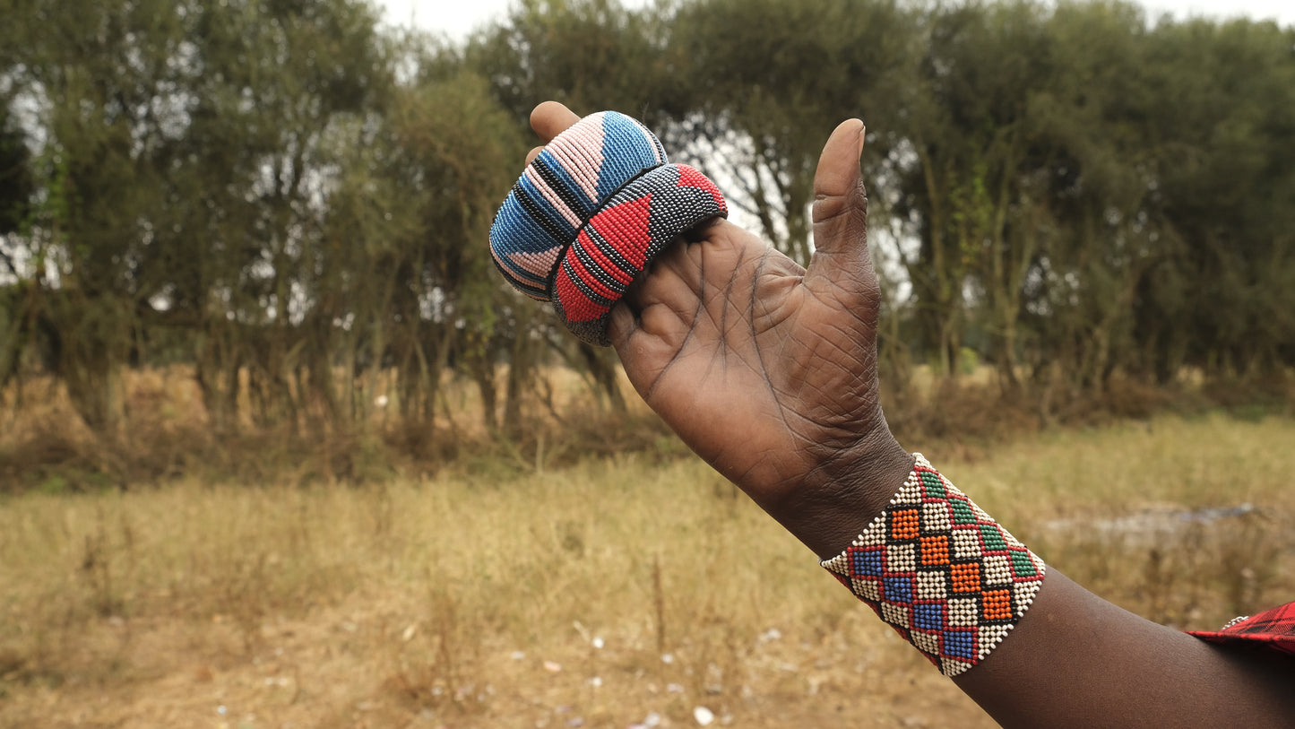 Bracelet, handmade by Maasai women - Olgaria Beads