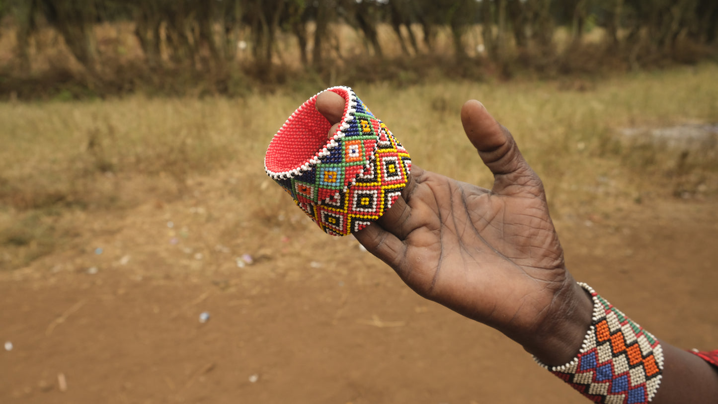 Beautiful Bracelet, handmade by Maasai women - Olgaria Beads